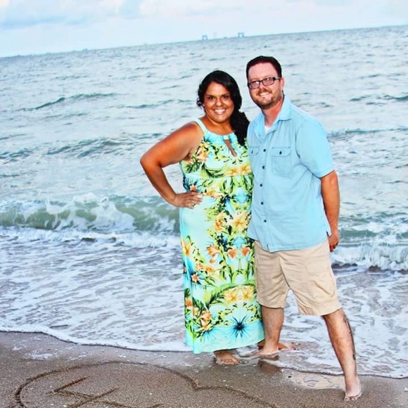 Meet your Posher, Cynthia - Picture 1 of 1